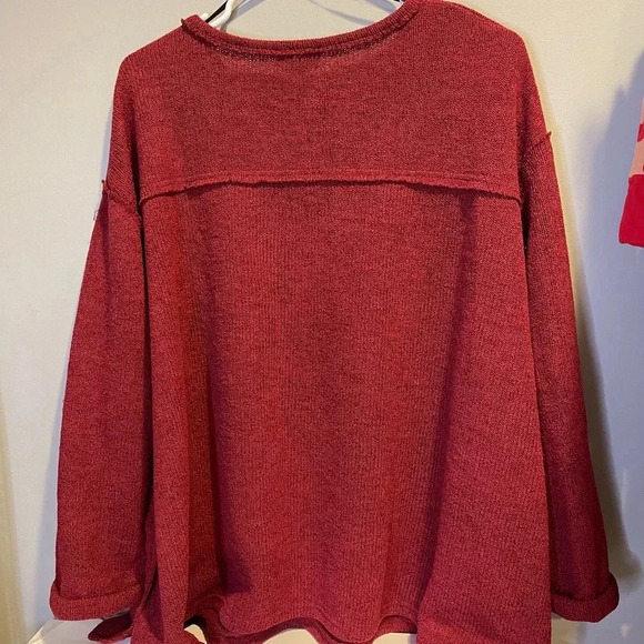 GIGIO size Small  Women's Red Top NWT - Picture 2 of 4